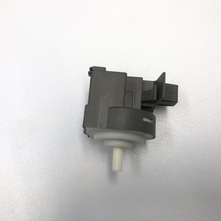 Прессостат, датчик уровня воды 2833830300 для стиральной машины Grundig GW5P56H21W