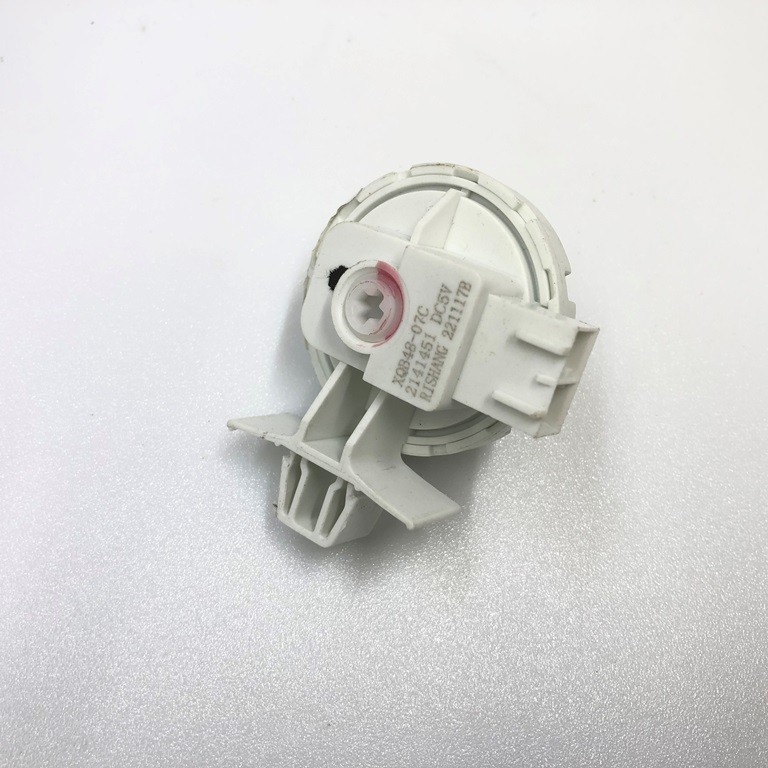 Прессостат, датчик уровня воды XQB48-07C XQB60 01 2141451 DC5V для стиральной машины Gorenje W1NHEI62SAS Hisense WFQA1014VJM WF3S6021BW