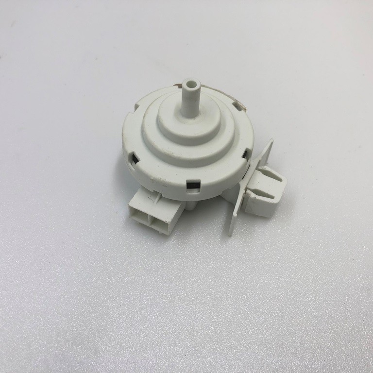 Прессостат, датчик уровня воды XQB48-07C XQB60 01 2141451 DC5V для стиральной машины Gorenje W1NHEI62SAS Hisense WFQA1014VJM WF3S6021BW