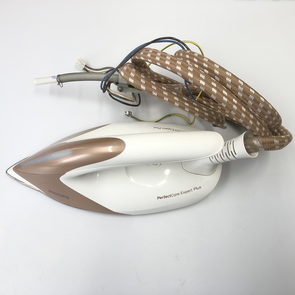 Подошва, тэн, нагревательный элемент в сборе с корпусом и шлангом для парогенератора Philips GC8962/40/BI