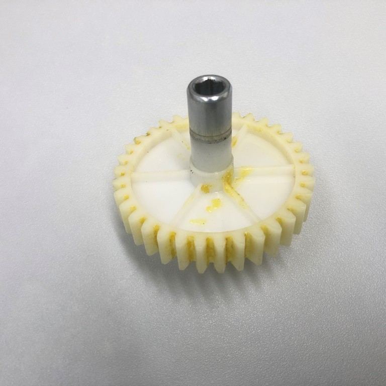 Шестеренка редуктора ведомая для мясорубки Moulinex ME106 ME301